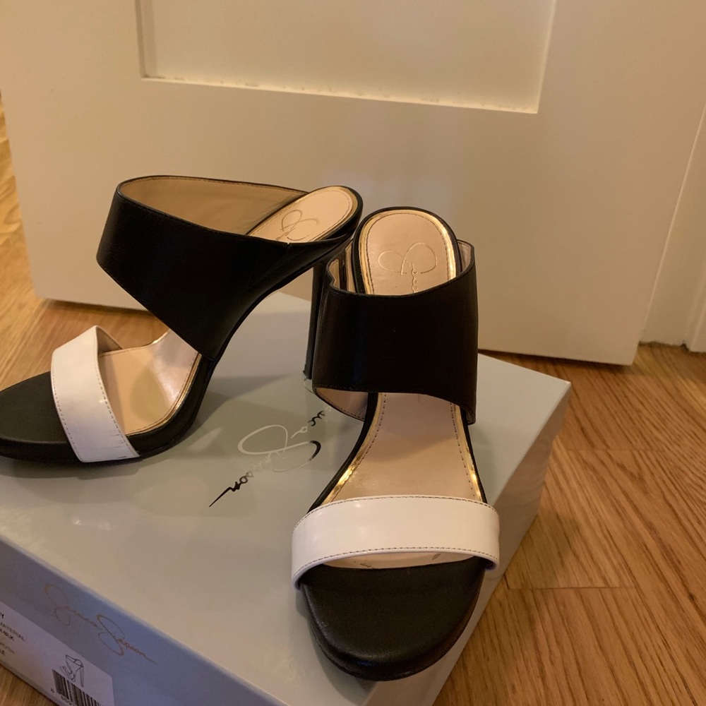 Jessica Simpson Romy Sandal - Picture 3 of 3